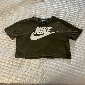 Nike crop top size medium